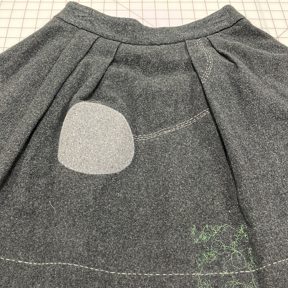 LITHE Coquette Girl Artsy Wool Charcoal Mini Skirt Circle & Floral Embroidery 2 - Picture 9 of 16